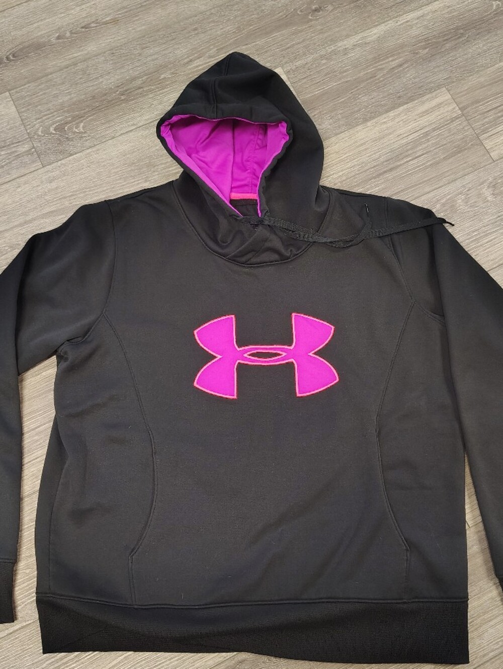 Women's Under Armour Black Hoodie with Magenta Logo and Hood Lining XL